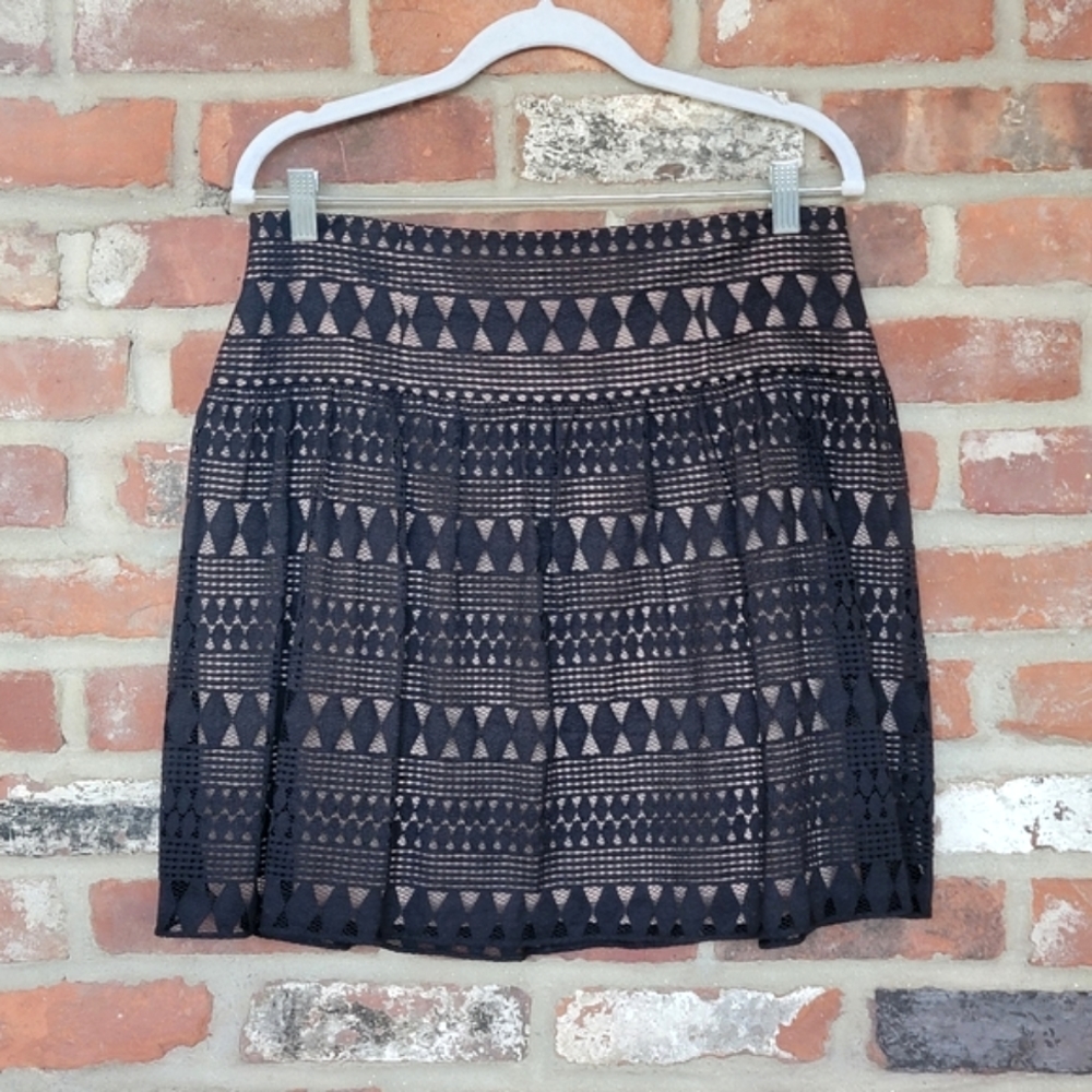 BCBG Maxazria "Mikaela" Black & Tan A-line Layered / Lined Lace Mini Skirt Sz 10